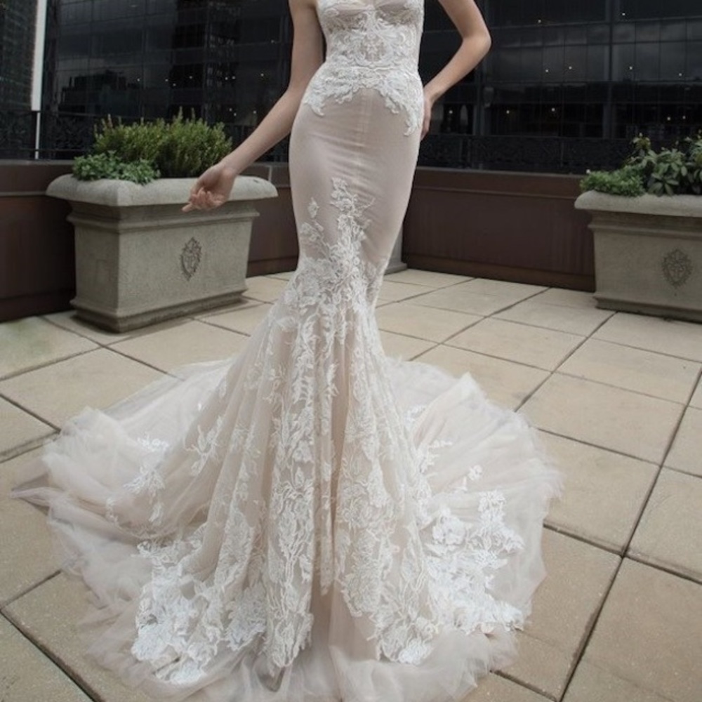Inbal wedding dress